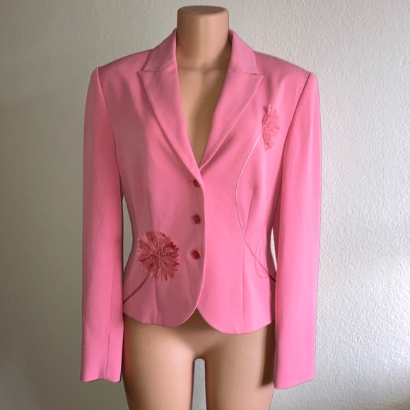 Sandra NWT Vibrant‎ Bubblegum Pink Tailored Blazer with floral embellishment - Picture 1 of 7